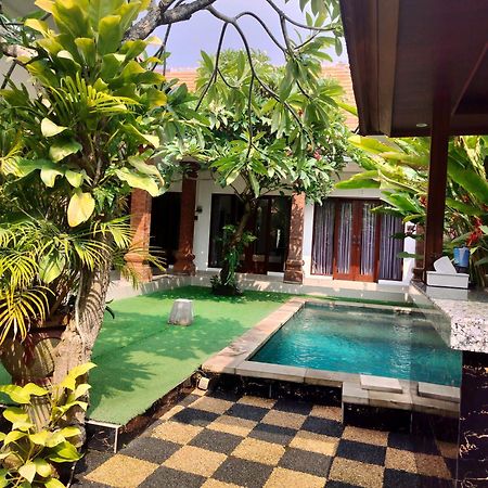D&D Homestay Pesanggaran Buitenkant foto